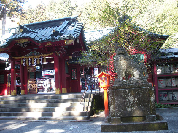 神社到囉~