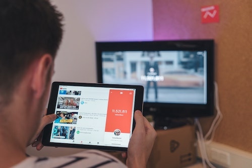 browsing-youtube.jpg browsing-youtube.jpg