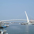 漁人碼頭內的跨海大橋.jpg