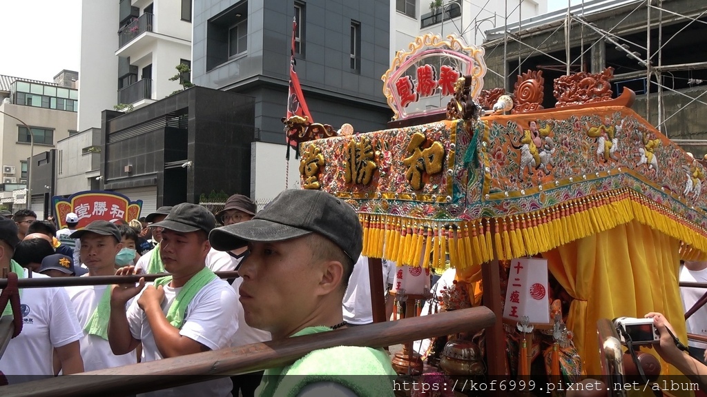 台南和勝堂十二瘟王神轎.jpg