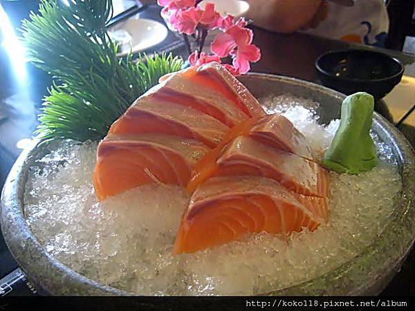 103.9.14 竹北-東街日式料理-鮭魚生魚片1.JPG