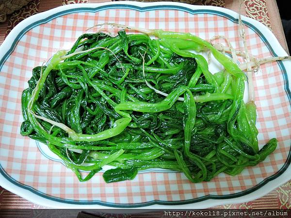 105.2.7 除夕年夜飯-長年菜.JPG