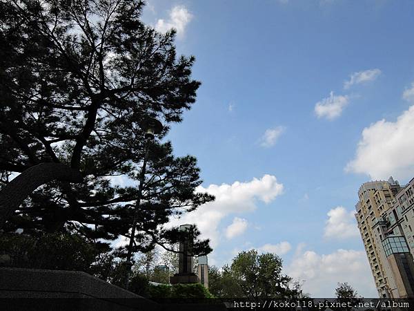 105.10.5 新竹公園-天空2.JPG