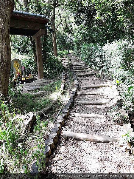 107.8.5 十八尖山-自由車場旁步道.JPG