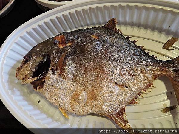 109.1.24 除夕祭祖-避風塘蒜金錩魚.JPG