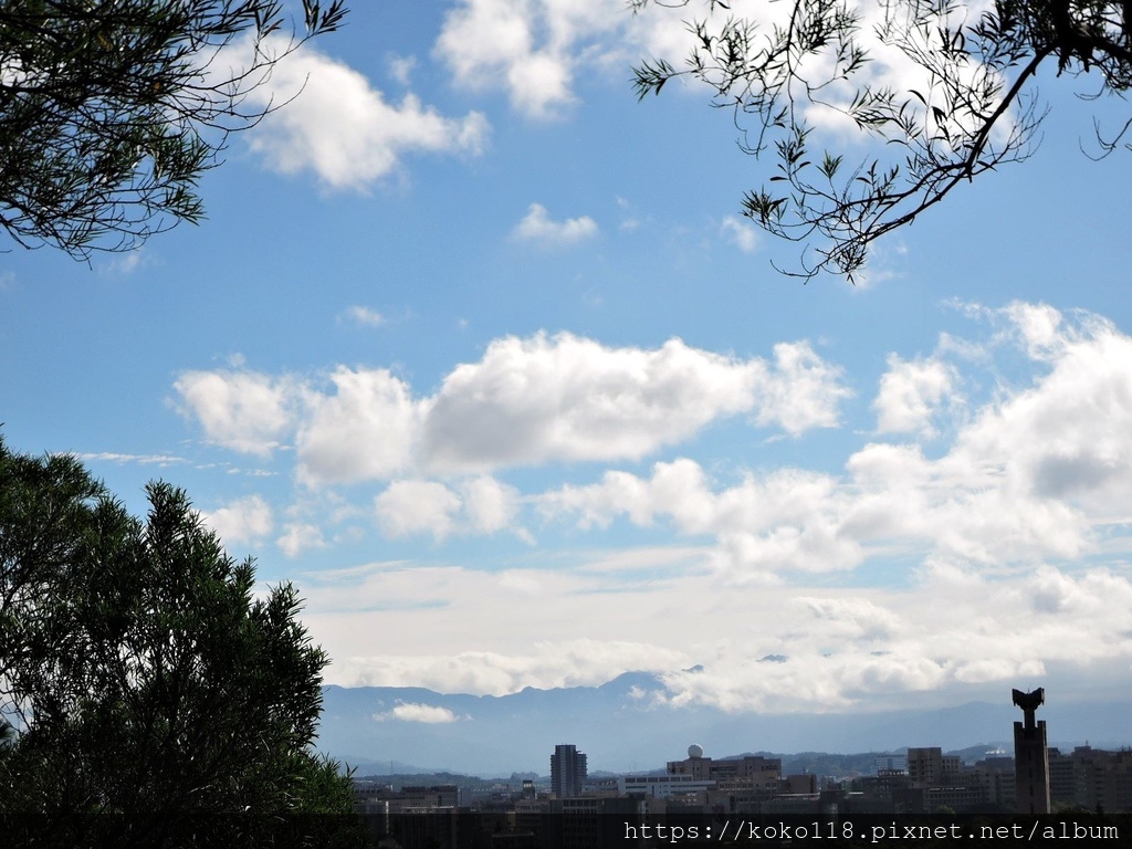 109.11.29 十八尖山8.JPG