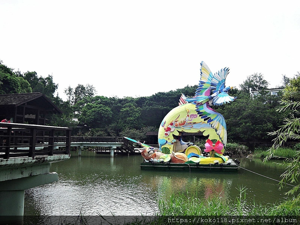 110.9.11 新竹公園-花燈-竹鵲松風迎春曦6.JPG