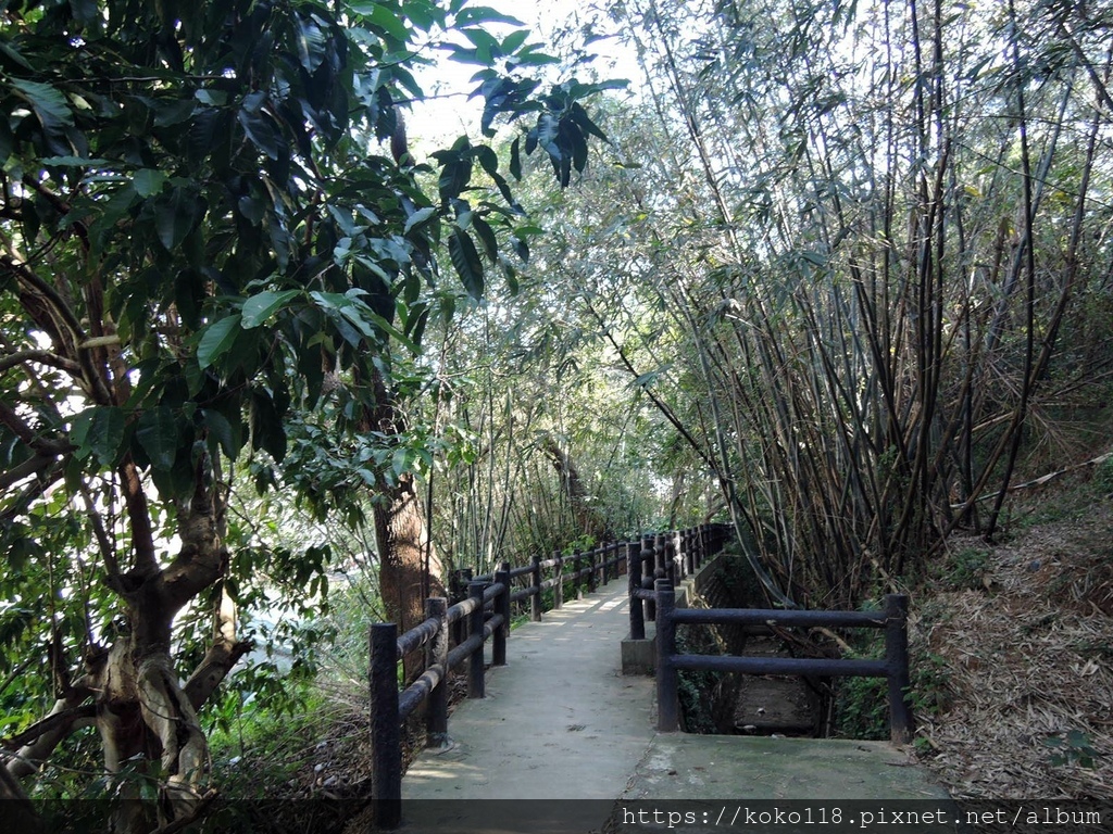 111.12.24 十八尖山-建華步道.JPG