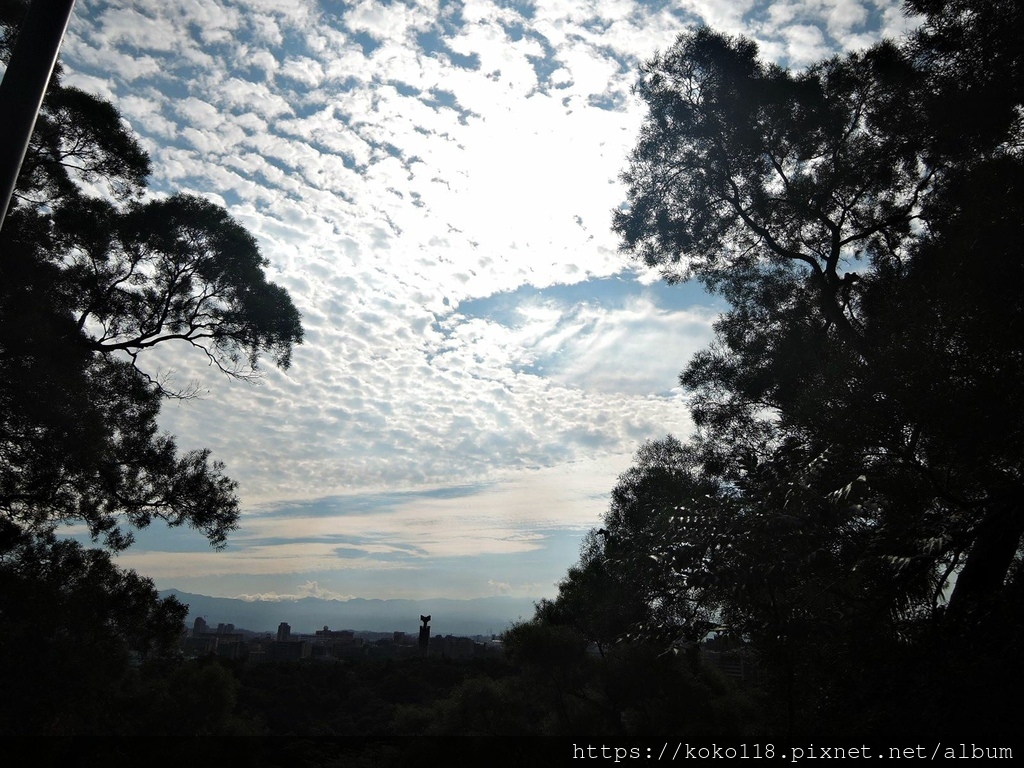 112.11.1 十八尖山-天空2.JPG