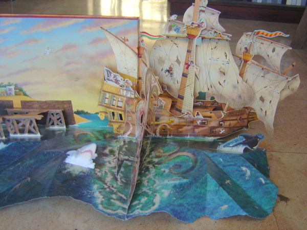 Captain Scurvy's Most Dastardly Pop-Up Pirate Ship (Hardcover)