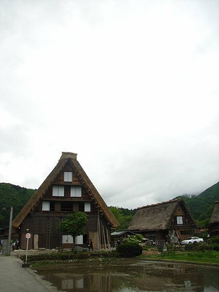 三層的合掌屋 算有錢人家了