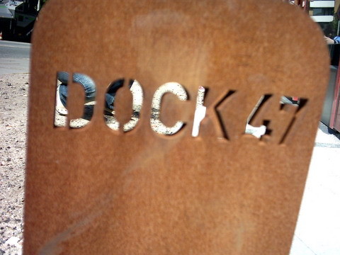 路上發現蠻有趣的門牌 dock47就是他的號碼唷