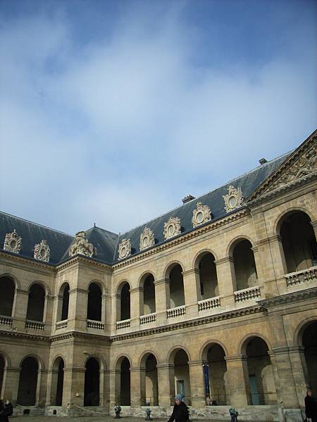 傷兵院的中庭 是這次巴黎之旅當中 最溫暖的地方