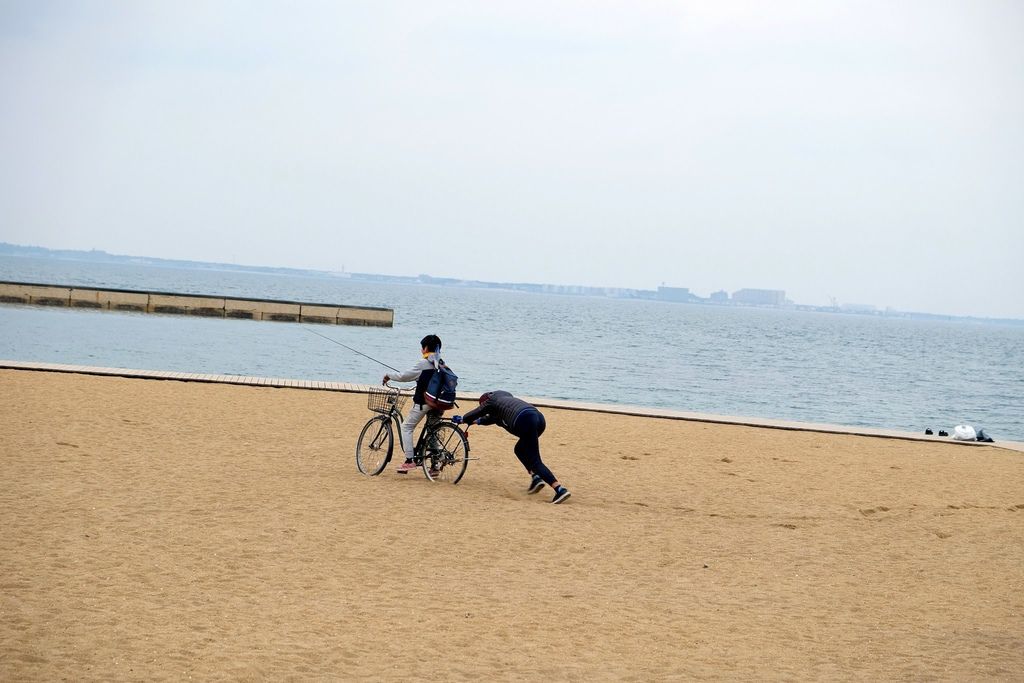 [日本九州] 百道海濱公園和福岡塔: 青春啊 !!!