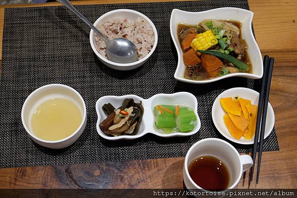 [台灣/台東] 2022.8 台東美食雜記: 寧記火鍋,野室