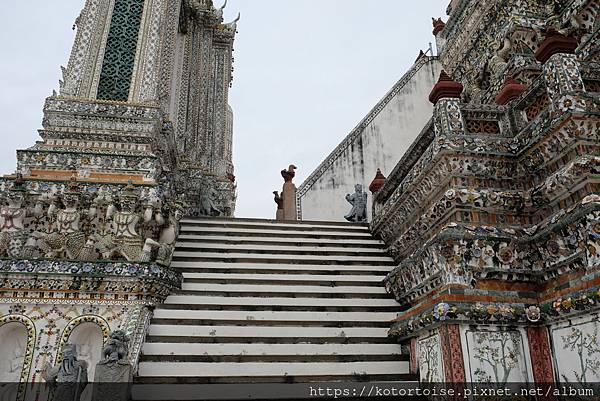 [泰國曼谷] 2022.10 清晨小旅行: 地鐵、渡輪、鄭王