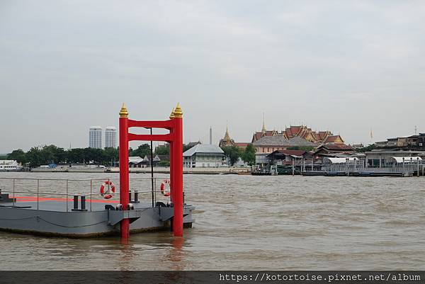 [泰國曼谷] 2022.10 清晨小旅行: 地鐵、渡輪、鄭王