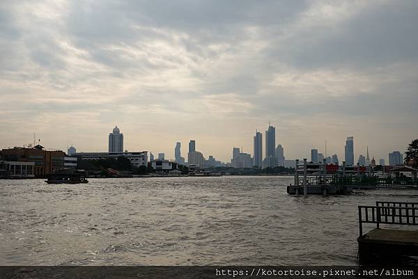 [泰國曼谷] 2022.10 清晨小旅行: 地鐵、渡輪、鄭王