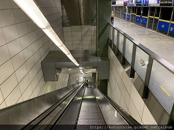 [泰國曼谷] 2022.10 清晨小旅行: 地鐵、渡輪、鄭王