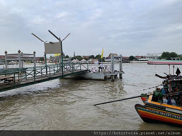 [泰國曼谷] 2022.10 清晨小旅行: 地鐵、渡輪、鄭王