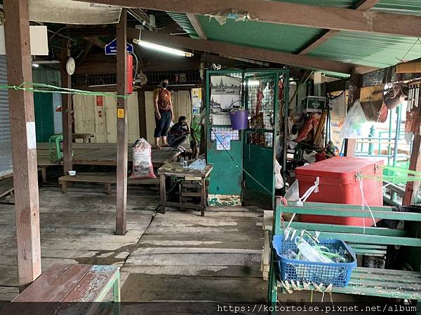 [泰國曼谷] 2022.10 清晨小旅行: 地鐵、渡輪、鄭王