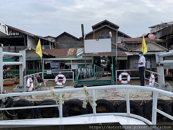 [泰國曼谷] 2022.10 清晨小旅行: 地鐵、渡輪、鄭王