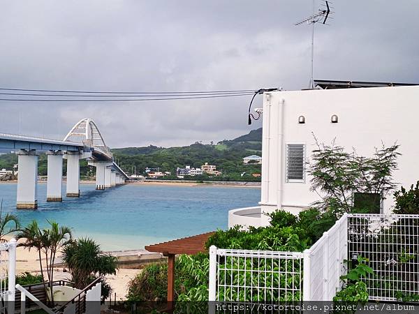 [日本沖繩] 2023.7 瀨底大橋繼續玩沙灘，秘境絕景披薩