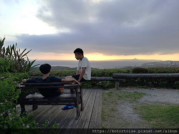 [日本沖繩] 2023.7 瀨底大橋繼續玩沙灘，秘境絕景披薩