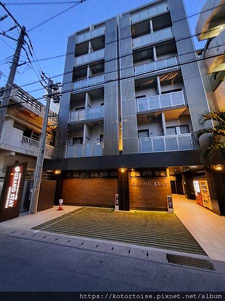 [日本沖繩] 2023.7 一戶建，泳池別墅，還是市區酒店 