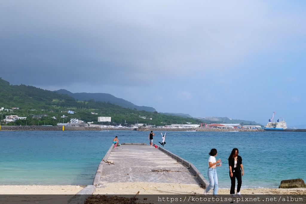 [日本沖繩] 2023.7 瀨底大橋繼續玩沙灘，秘境絕景披薩