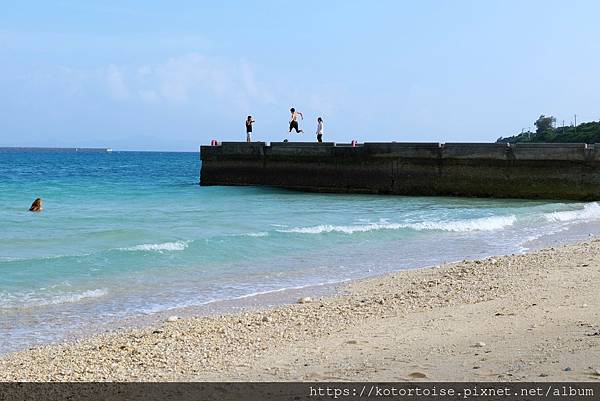 [日本沖繩] 2023.7 瀨底大橋繼續玩沙灘，秘境絕景披薩