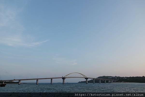 [日本沖繩] 2023.7 瀨底大橋繼續玩沙灘，秘境絕景披薩