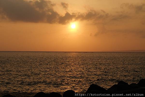 [日本沖繩] 2023.7 瀨底大橋繼續玩沙灘，秘境絕景披薩