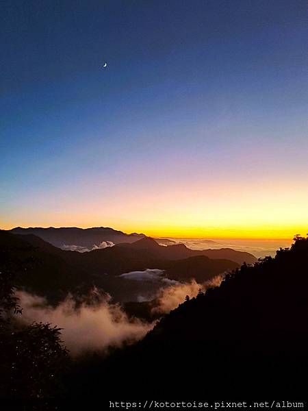 [台灣/南投] 2023.11 雲海日出黃金大草原: 奇萊南