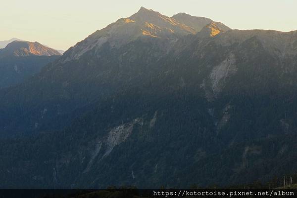 [台灣/南投] 2023.11 雲海日出黃金大草原: 奇萊南