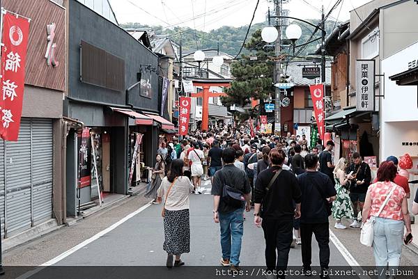 [北陸關西] 2025.4 人山人海伏見稻荷大社，萬紫千紅平