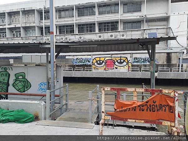 [泰國曼谷] 2025.10 河道上,和當地人一起吹風賞景