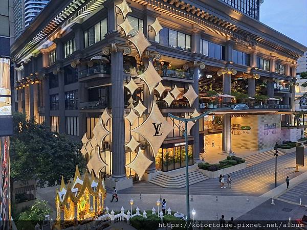 [泰國曼谷] 2025.10 河道上,和當地人一起吹風賞景