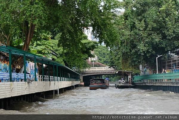 [泰國曼谷] 2025.10 河道上,和當地人一起吹風賞景