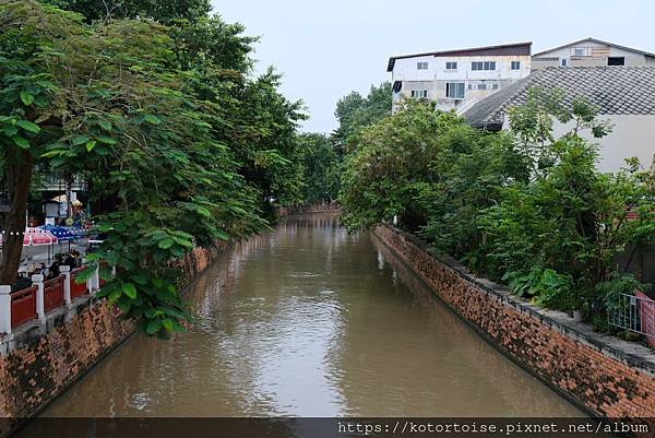 [泰國曼谷] 2025.10 河道上,和當地人一起吹風賞景