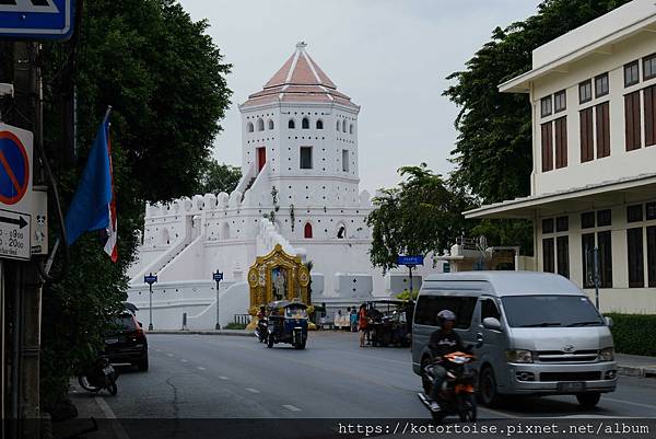 [泰國曼谷] 2025.10 河道上,和當地人一起吹風賞景