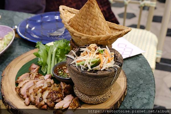 [泰國曼谷] 2025.10 河道上,和當地人一起吹風賞景