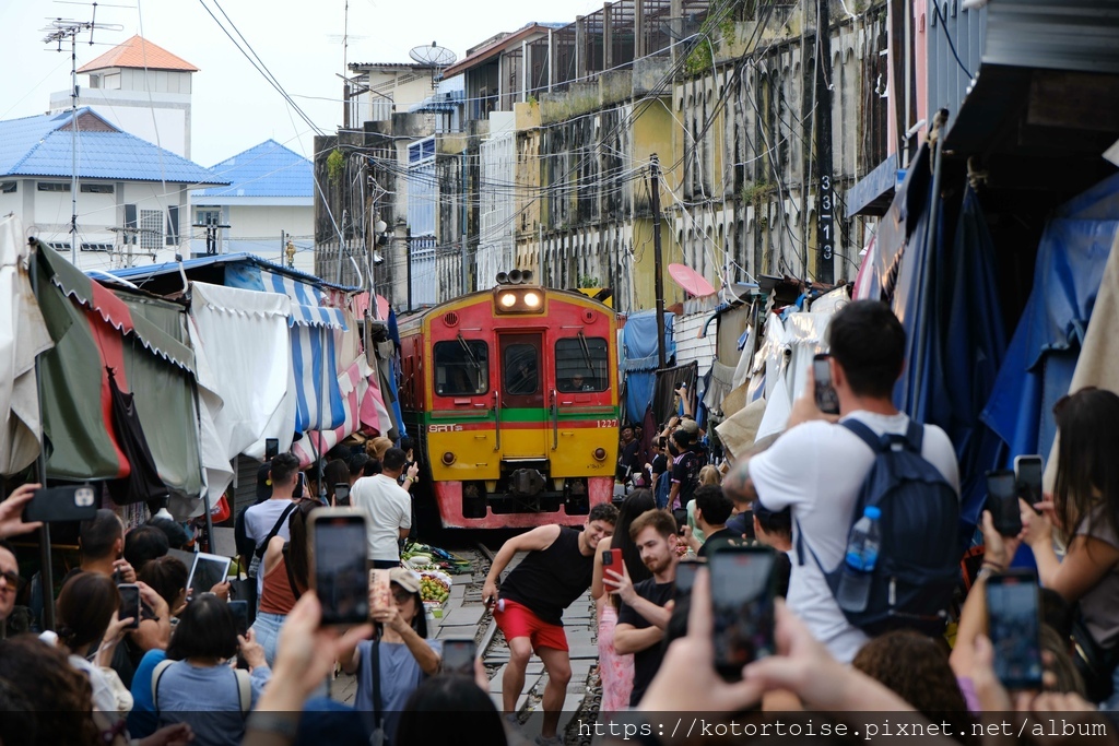 [泰國曼谷] 2025.10 跟著一日團參訪丹嫩莎朵水上市場