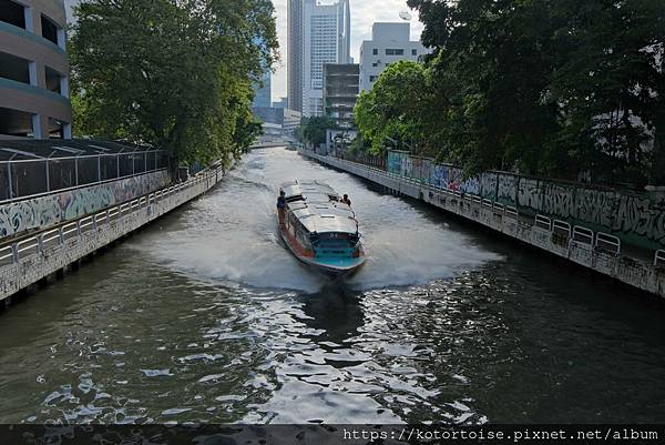 [泰國曼谷] 2025.10 河道上,和當地人一起吹風賞景