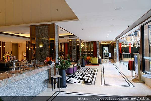 [泰國曼谷] 2025.10 河道上,和當地人一起吹風賞景