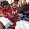 烏克麗麗 ukulele kids2.jpg