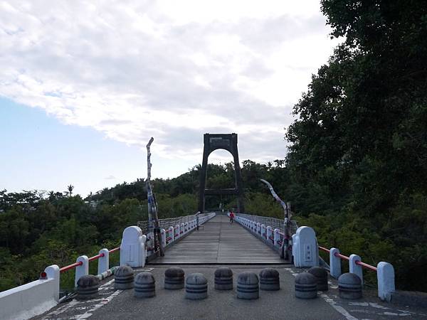 東河吊橋