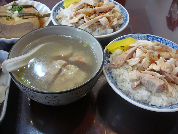 雞肉飯、苦瓜丸子湯.JPG