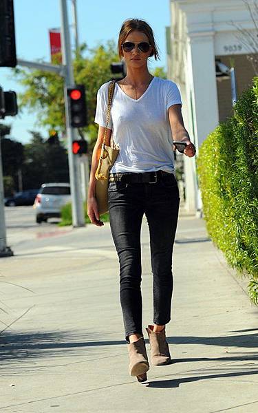 rosie-huntington-whiteley-Isabel-Marant-Suede-Western-Style-Ankle-Boots-1
