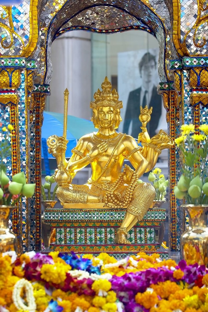 Erawan Shrine.jpg